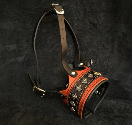 The "Balteus" muselière en cuir MARRON