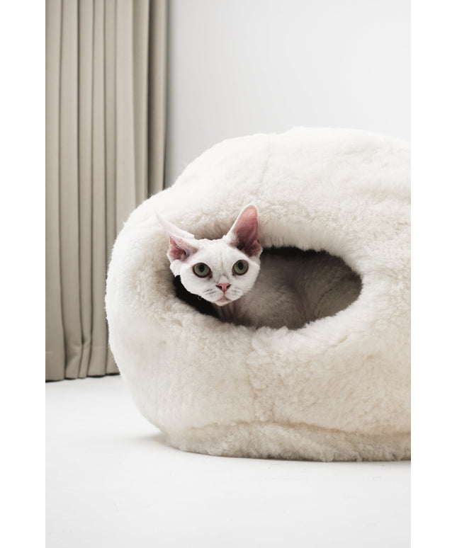 Nest Natural Sheepskin Pet Bed - White-0
