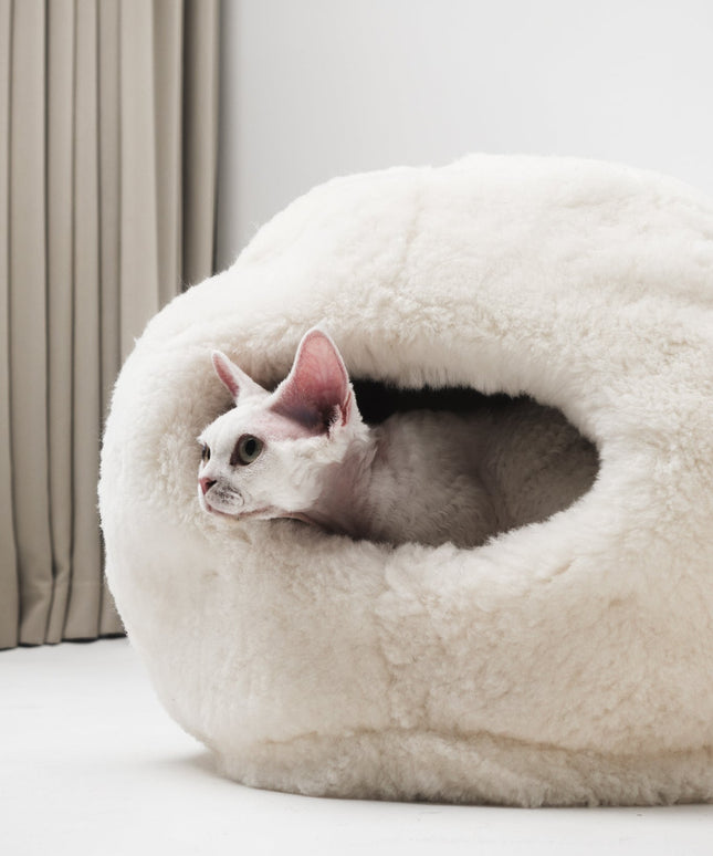 Nest Natural Sheepskin Pet Bed - White-4