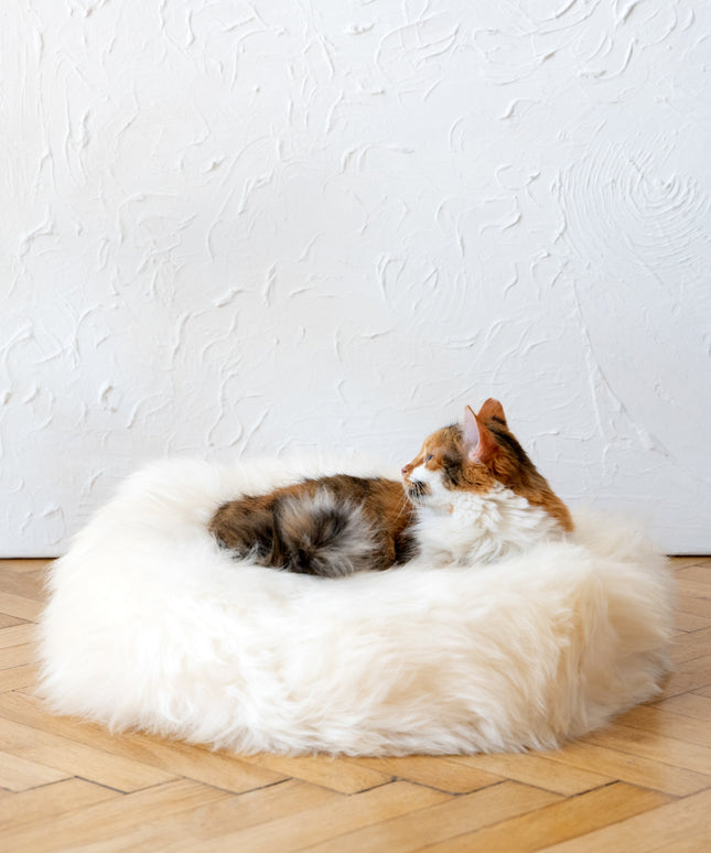 Round Natural Sheepskin Pet Bed - White-2
